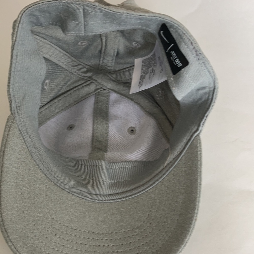 Nike cap.. - Picture 4 of 5